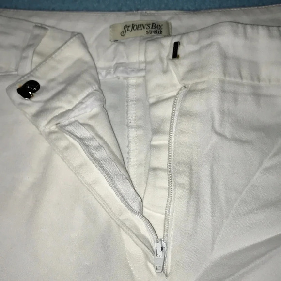 𝅺ST. JOHN’S BAY stretch capris with pockets white size 12 - Picture 7 of 8